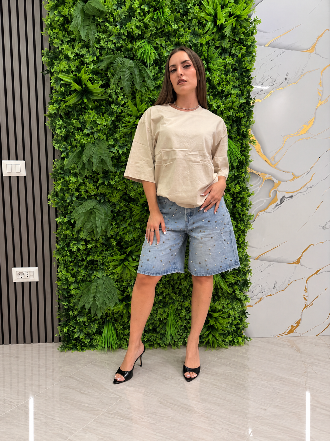 BERMUDA DENIM - Wide Fit Borchie Edition